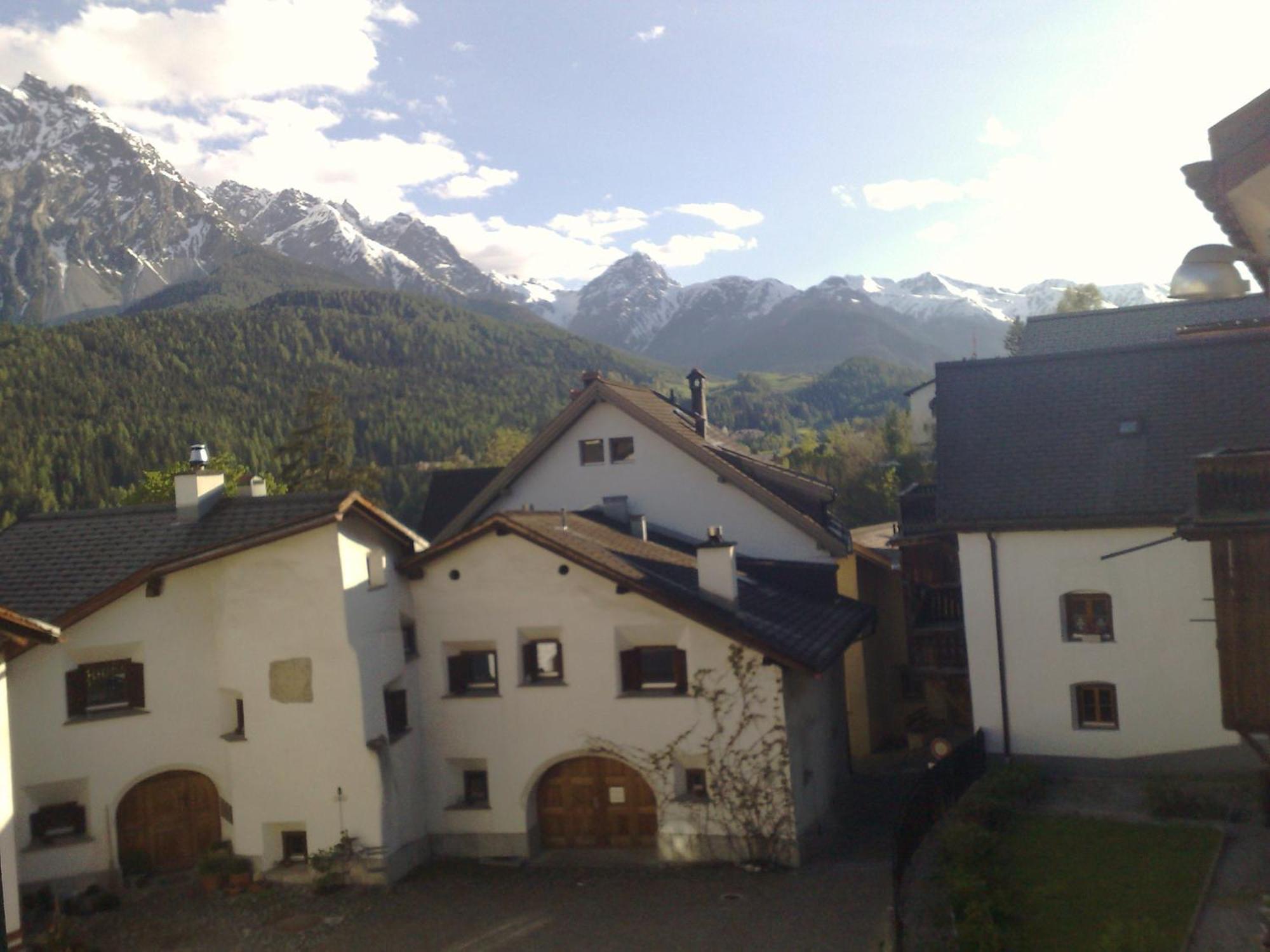 B&B Hotel & Appartements Chasa Valaer Scuol Exterior foto