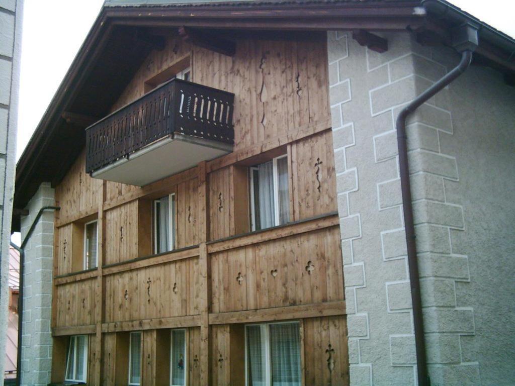 B&B Hotel & Appartements Chasa Valaer Scuol Exterior foto