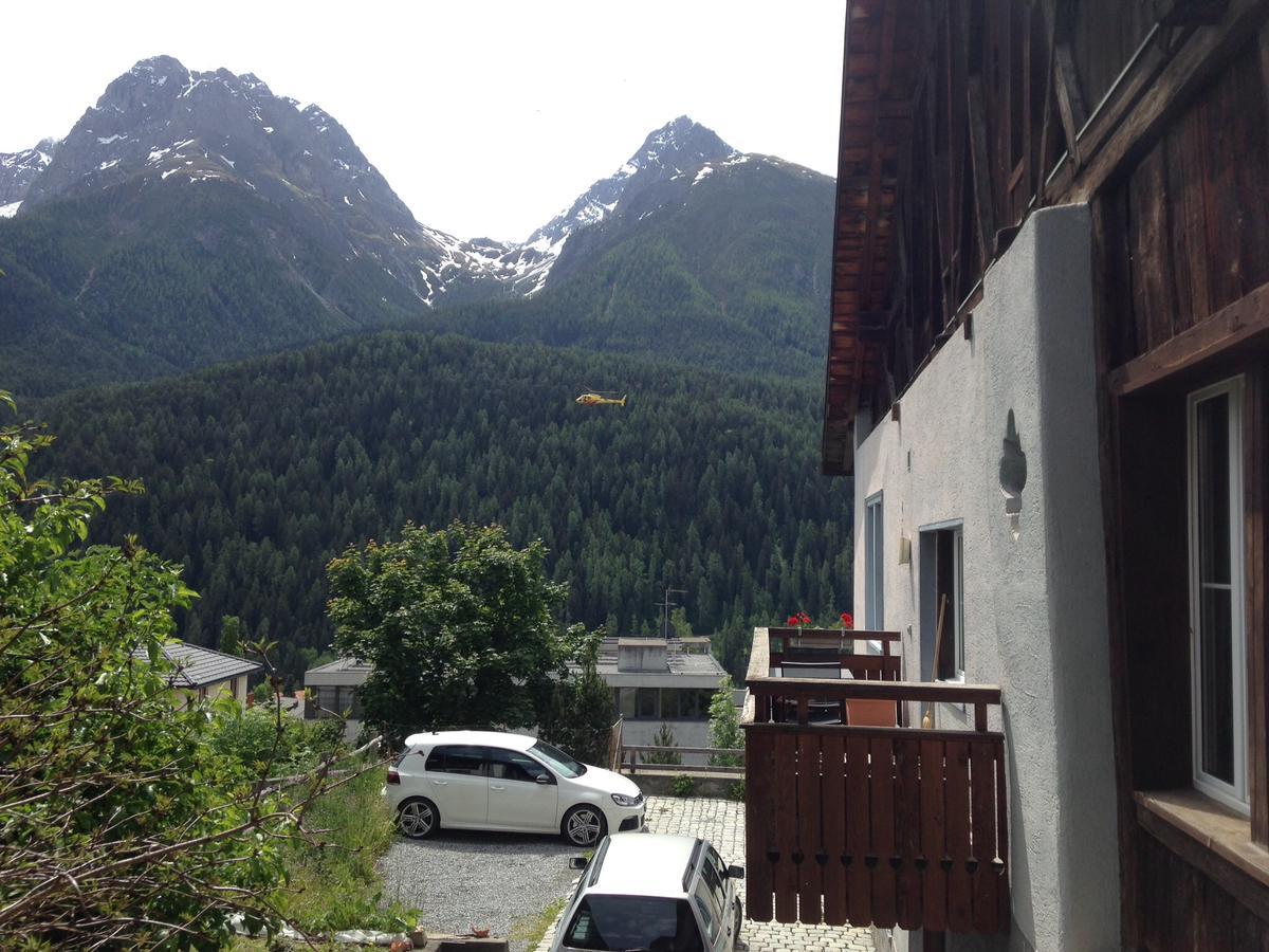 B&B Hotel & Appartements Chasa Valaer Scuol Exterior foto