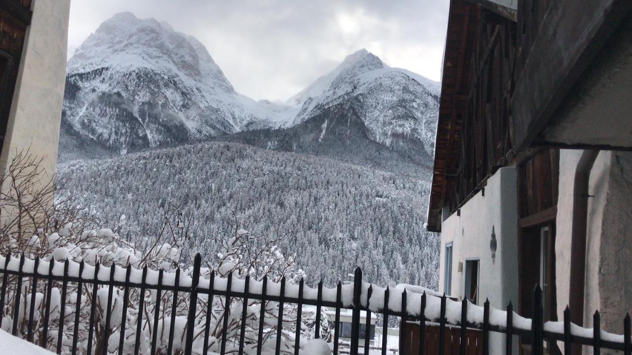B&B Hotel & Appartements Chasa Valaer Scuol Exterior foto